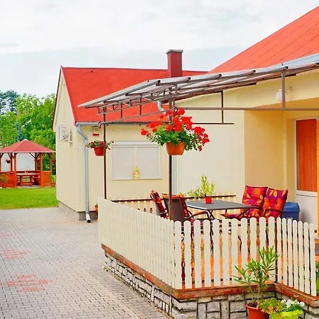 Apartament Eszterhaz Apartman *