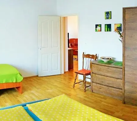Apartament Eszterhaz Apartman *